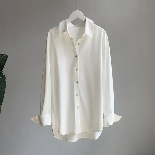 Silara Blouse – Minimalist Button-Down Top for Women